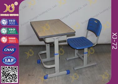 China La situación libre del piso ajustable de la altura embroma la silla de escritorio de la escuela con resto del pie proveedor