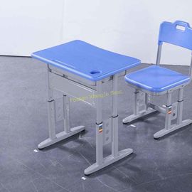 China Tabla y silla del estudio del estudiante de la escuela de madera sólida fijadas con altura ajustable proveedor