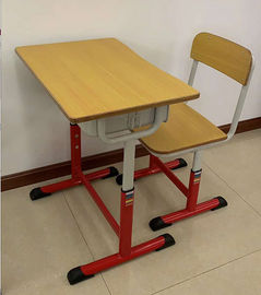 China El escritorio ergonómico de la escuela y preside el tubo de acero ajustable de la sobremesa de madera de los 650*450MM proveedor